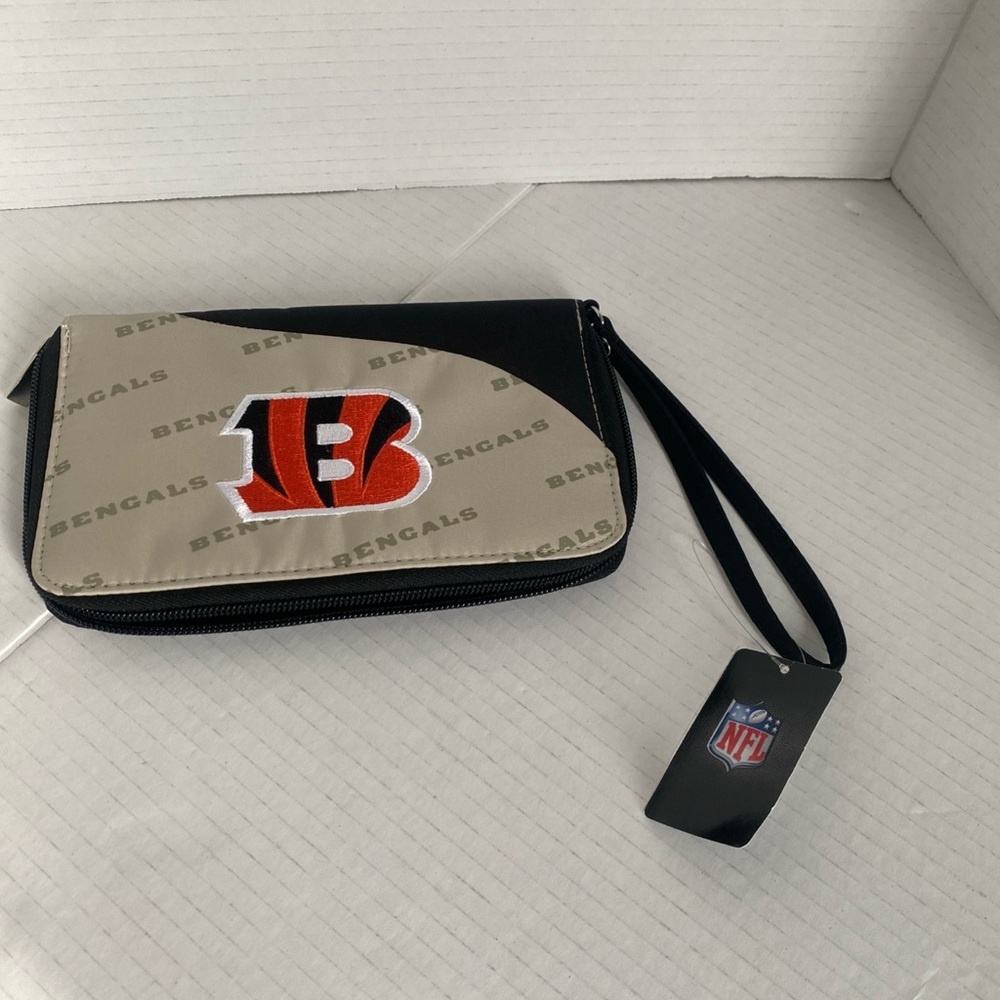 NFL Bengals Black and Tan Wallet
